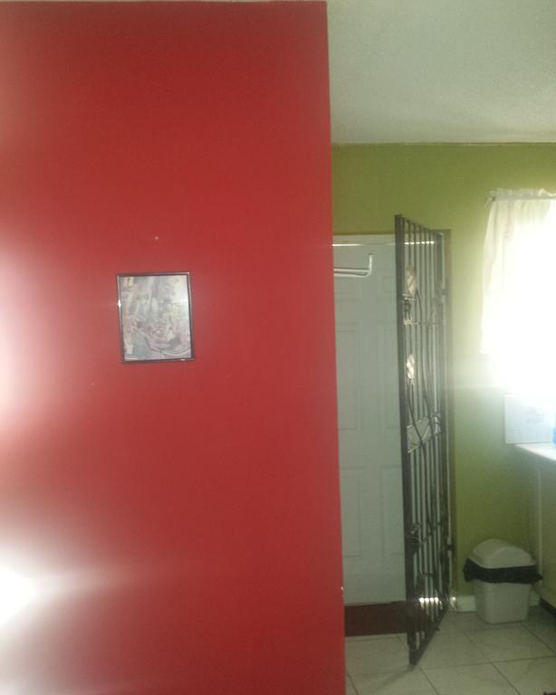 קינגסטון Impeccable Guest Rooms 2 מראה חיצוני תמונה