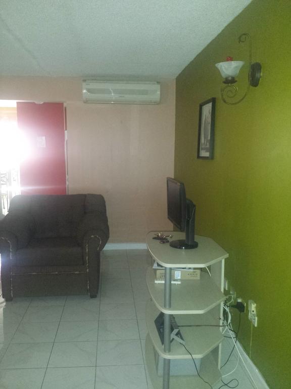 קינגסטון Impeccable Guest Rooms 2 מראה חיצוני תמונה